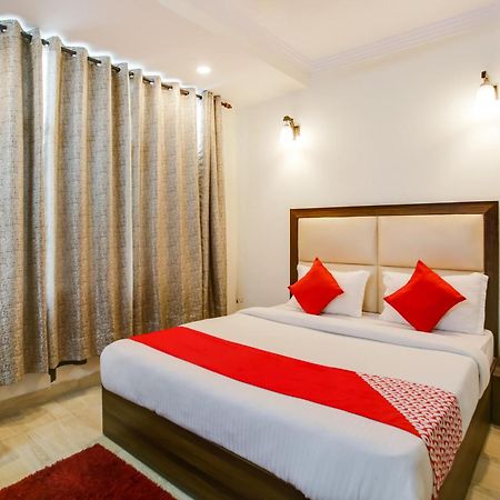 Oyo Hotel New Geetanjali Near Gautam Buddha Park Lakhnaú Exteriér fotografie