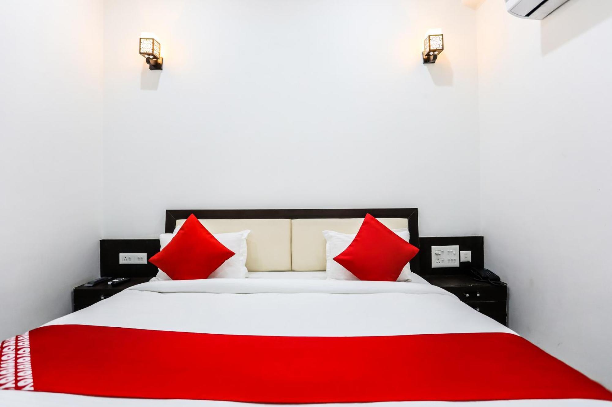 Oyo Hotel New Geetanjali Near Gautam Buddha Park Lakhnaú Exteriér fotografie