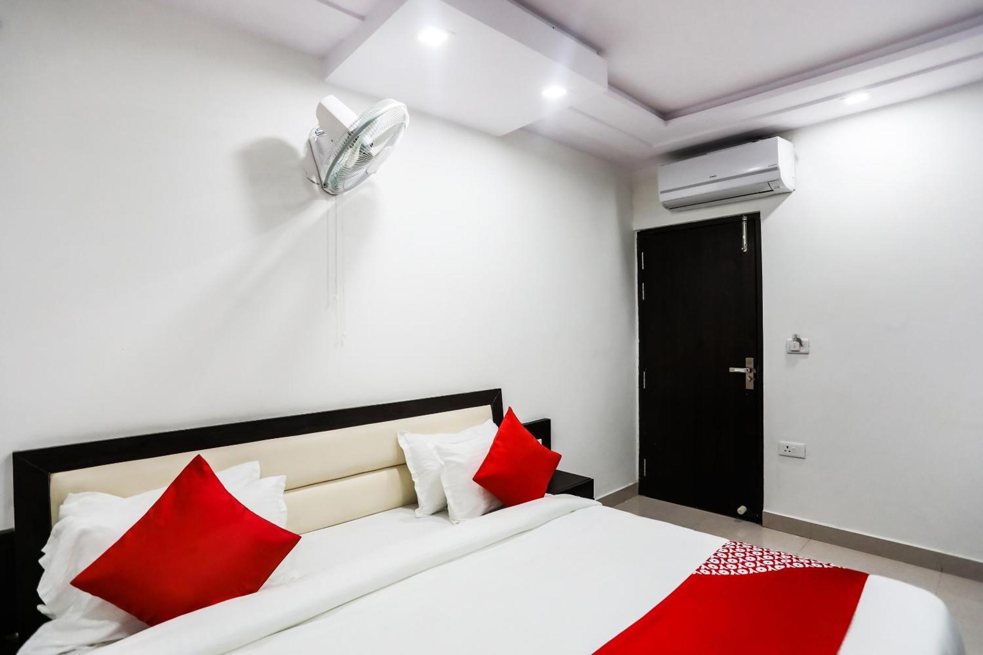 Oyo Hotel New Geetanjali Near Gautam Buddha Park Lakhnaú Exteriér fotografie