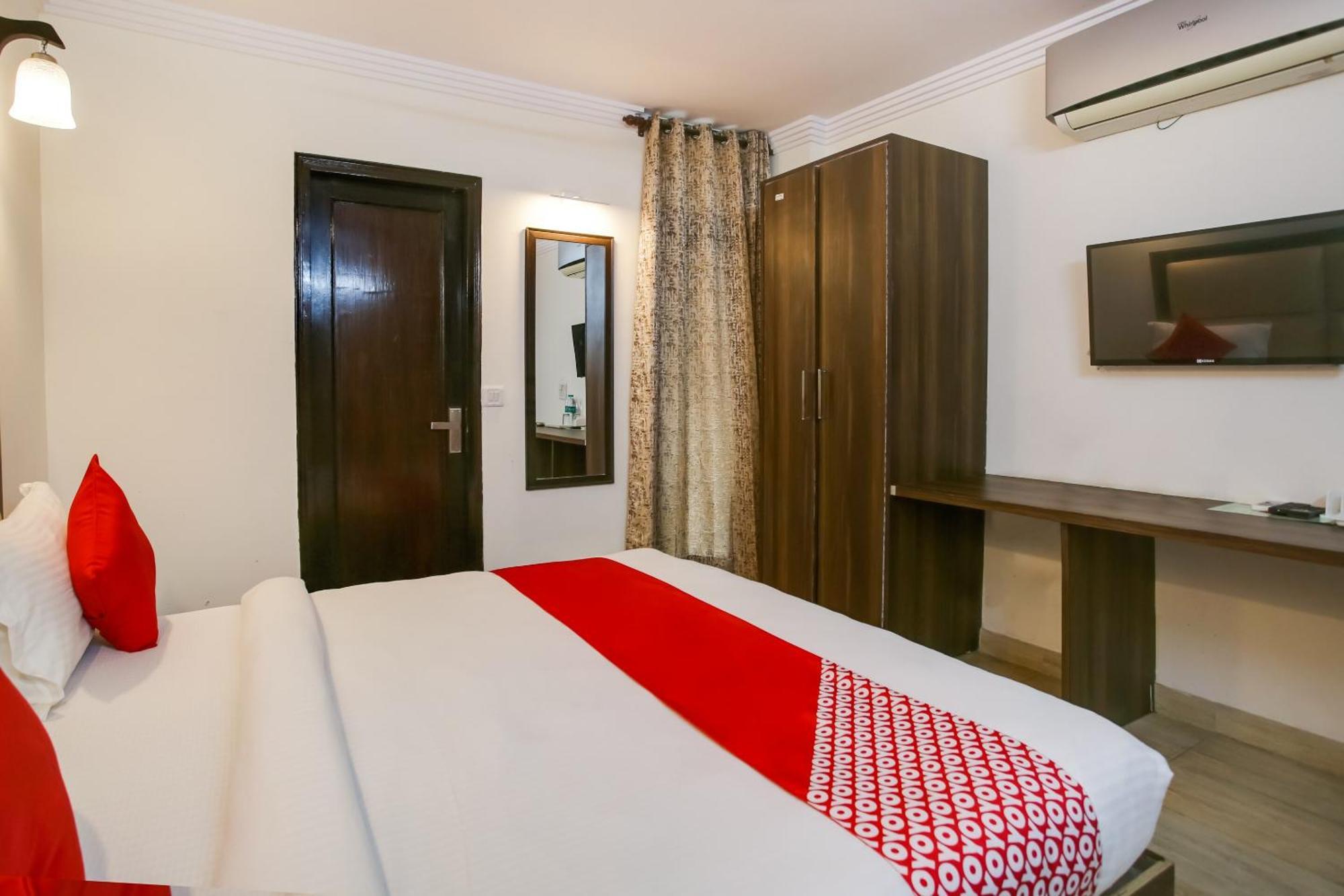 Oyo Hotel New Geetanjali Near Gautam Buddha Park Lakhnaú Exteriér fotografie
